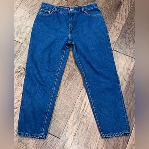 Women’s vintage Levi’s 550 32x30 relaxed